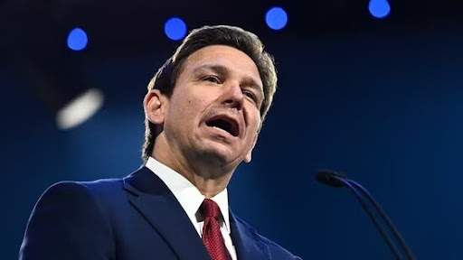 Ron DeSantis withdraws from the race for the presidency and lends support to Trump.
